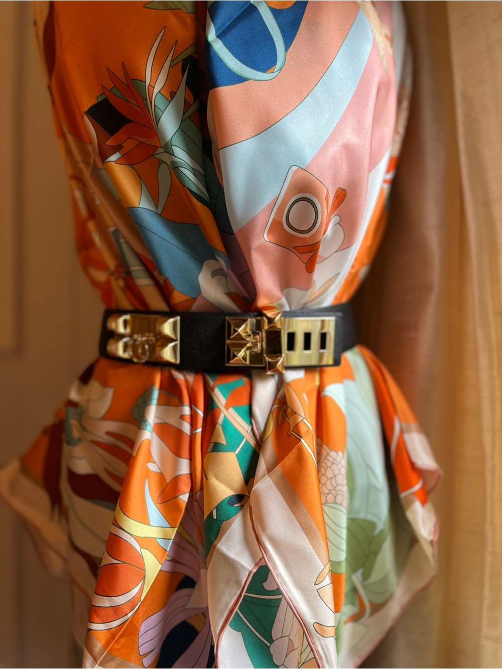 Black Leather Collier de Chien Belt with Gold Stud Hardware - Picture 3 of 11